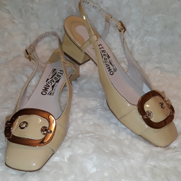 Authentic Salvatore Ferragamo patent sandals - Picture 6 of 10